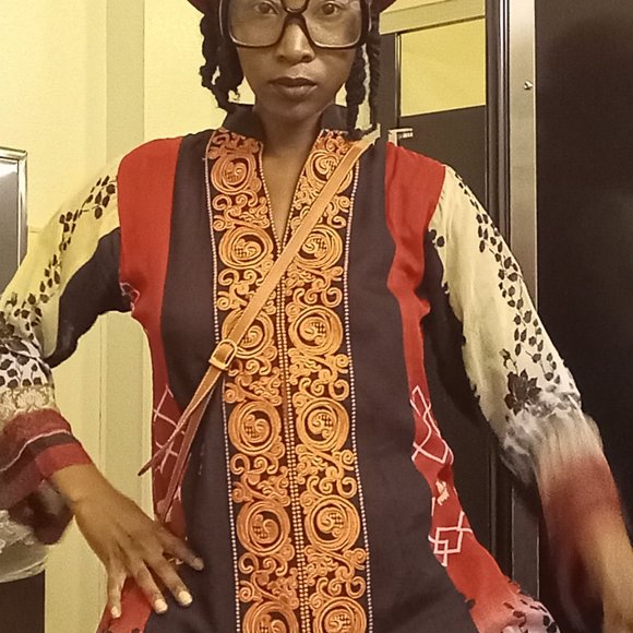 Embroidered Asian Style tunic top - Picture 3 of 8